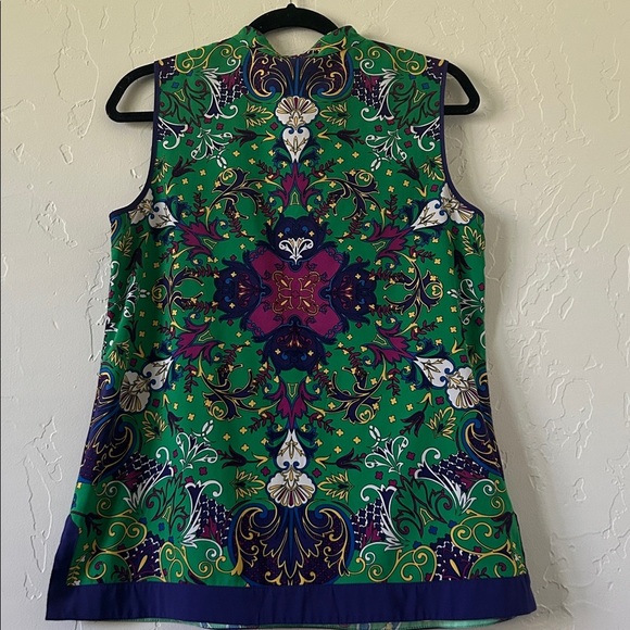 Nicole- Floral Green Sleeveless Blouse, Size M - Picture 7 of 7